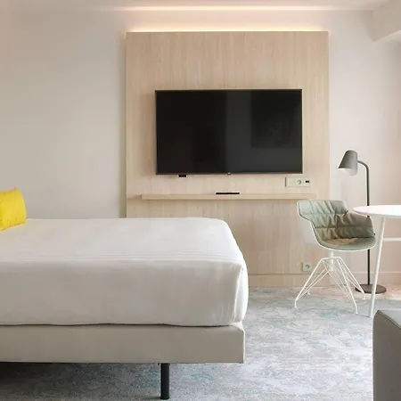 Courtyard By Marriott Gare De Lyon 4* Paris