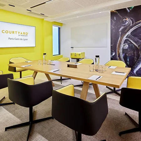 Hotel Courtyard By Marriott Gare De Lyon 4*