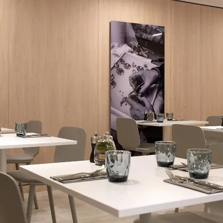 Courtyard By Marriott Gare De Lyon ホテル